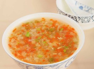 鸡肉包菜汤